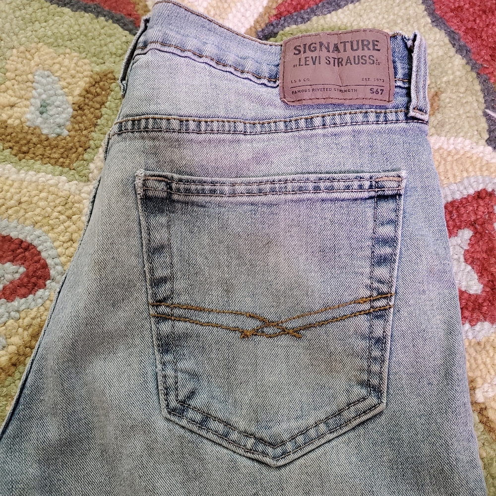 Signature Levi Strauss Jeans - (32x32) - Picture 3 of 15